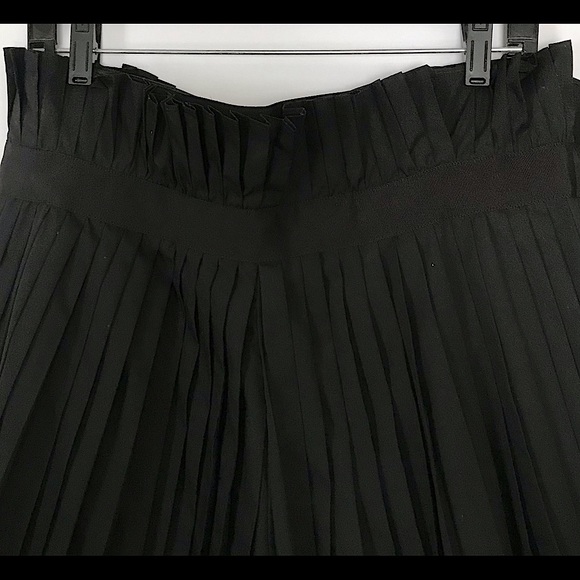 Sacai Poplin Pleated Culottes - Picture 9 of 11